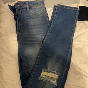 Fashion nova- hi-rise, skinny jeans- ripped